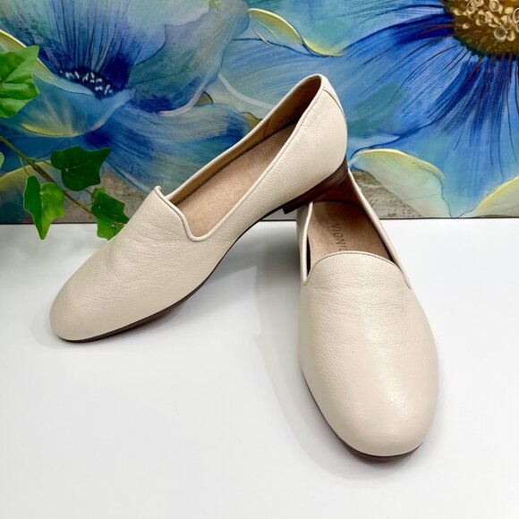 Vionic Willa II Loafer in Cream Size 7 - Picture 7 of 13